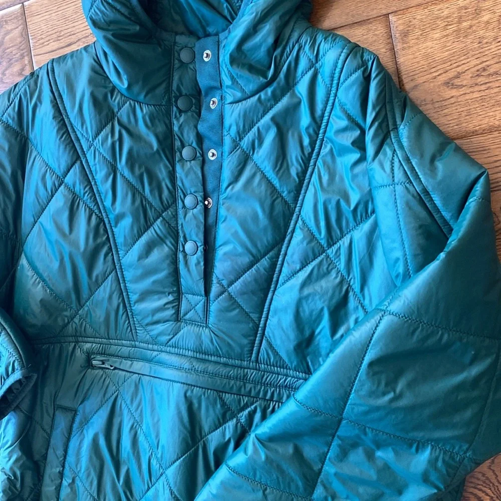 Green Puffer Pullover - Picture 2 of 6